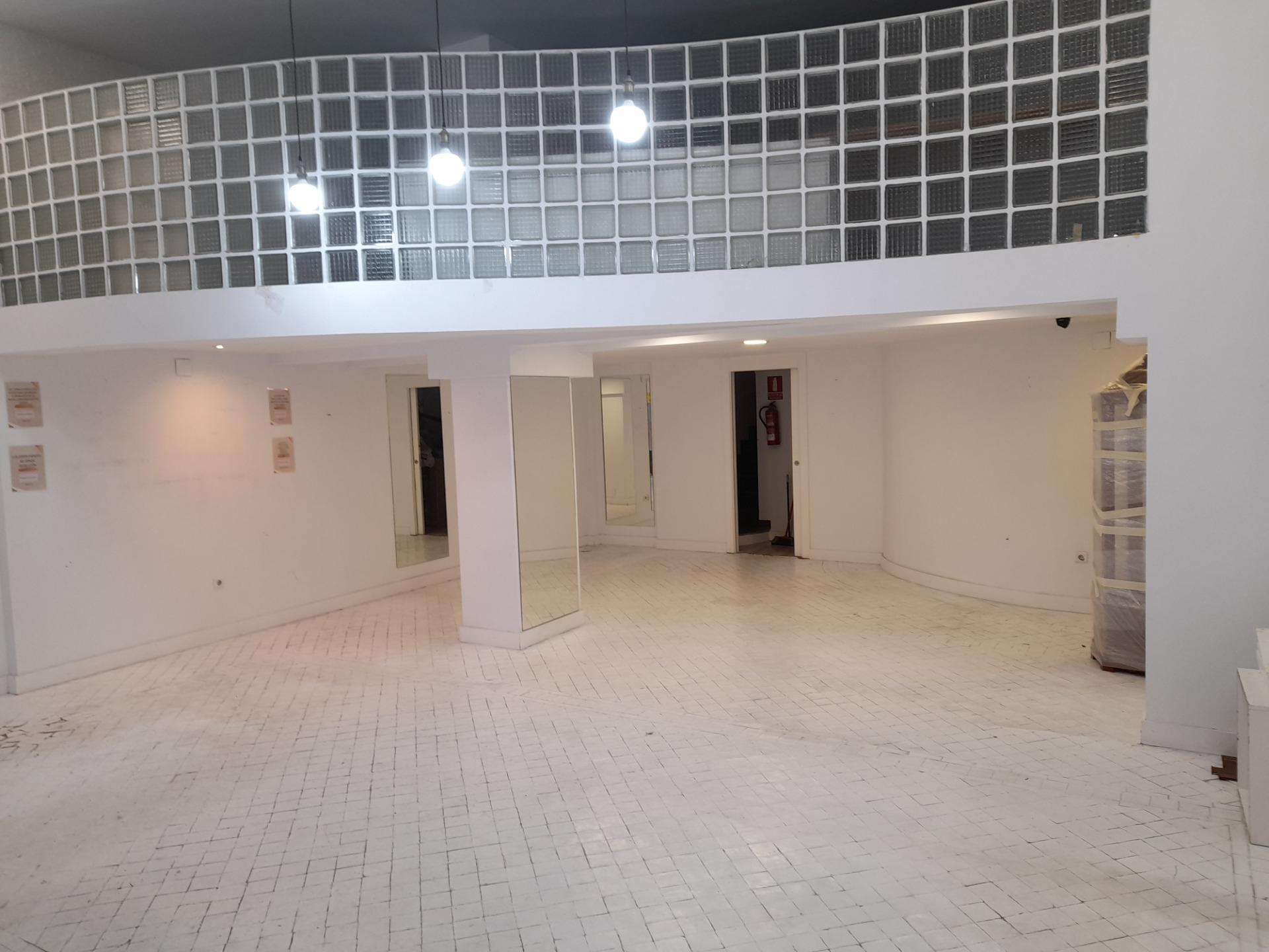 Local commercial dans Cáceres, Cáceres à louer Photo de l’immeuble– Image 1 sur 12