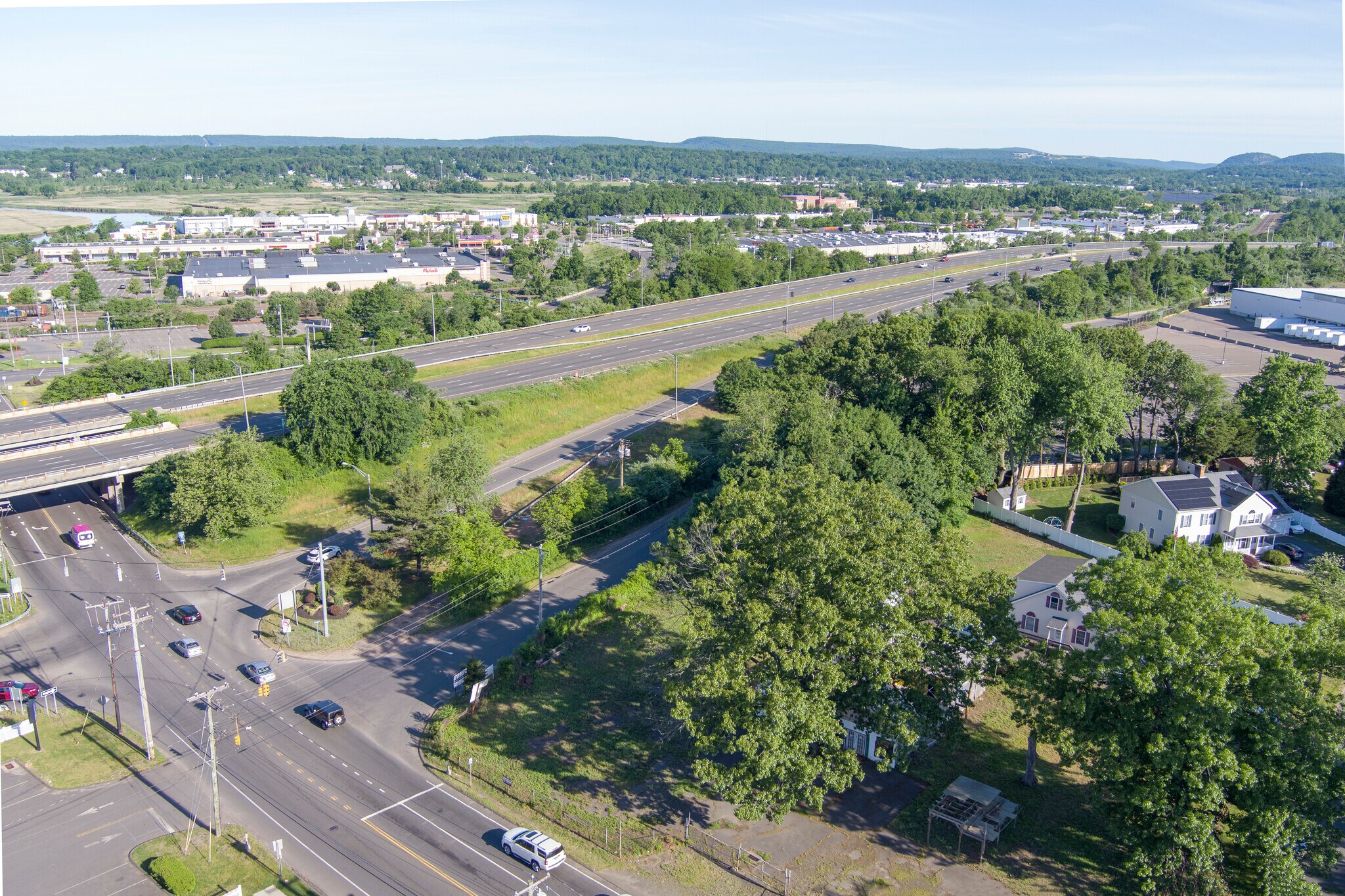 11 Montowese Ave, North Haven, CT à louer Photo principale– Image 1 sur 9