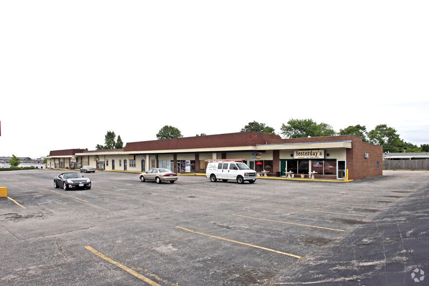 4412-4456 Woodson Rd, Saint Louis, MO à louer - Photo principale – Image 3 sur 3