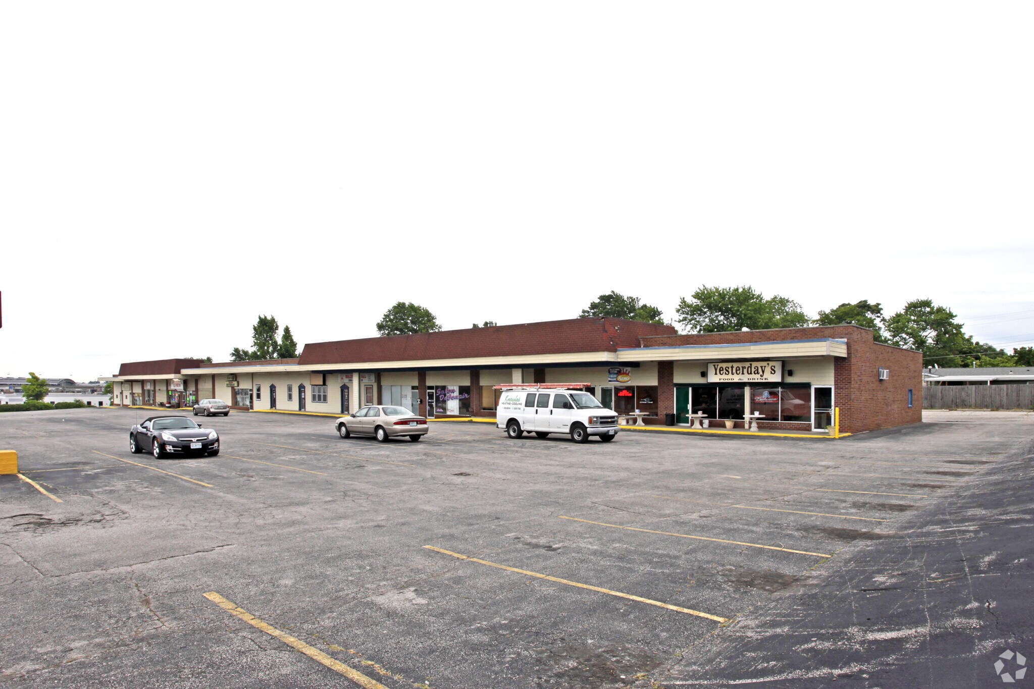 4412-4456 Woodson Rd, Saint Louis, MO à louer Photo de l’immeuble– Image 1 sur 4