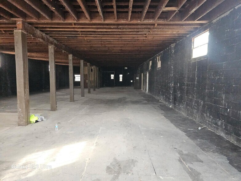 1238 E Saint Georges Ave, Linden, NJ à vendre - Photo de l’immeuble – Image 3 sur 7