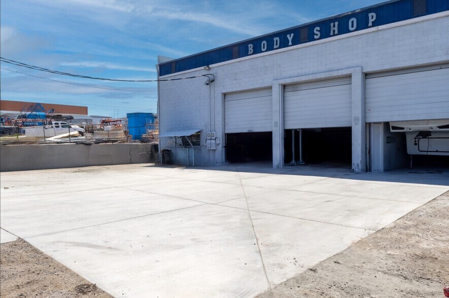 1647 Industrial blvd, Lake Havasu City, AZ à louer - Photo de l’immeuble – Image 3 sur 12