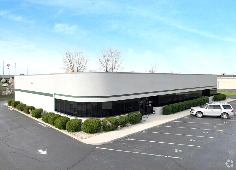 9093 Technology Dr, Fishers, IN à louer - Photo de l’immeuble – Image 2 sur 3