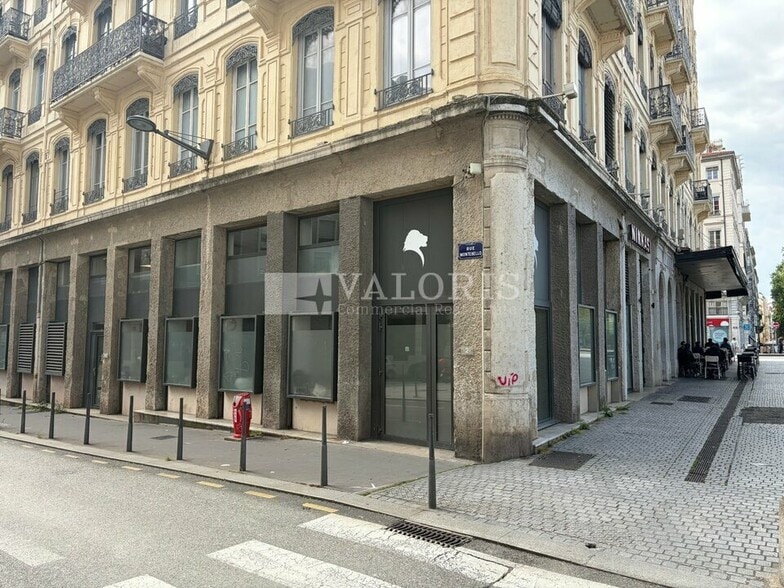 2 Place Antonin Jutard, Lyon à louer - Photo de l’immeuble – Image 1 sur 8