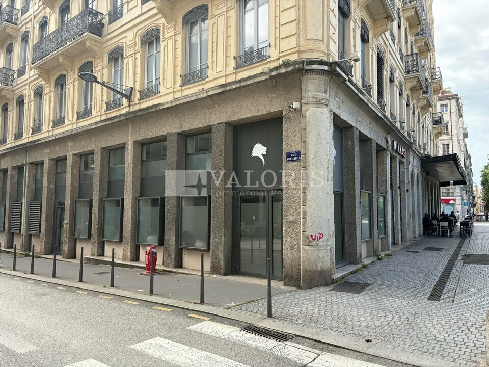2 Place Antonin Jutard, Lyon à louer Photo de l’immeuble– Image 1 sur 9
