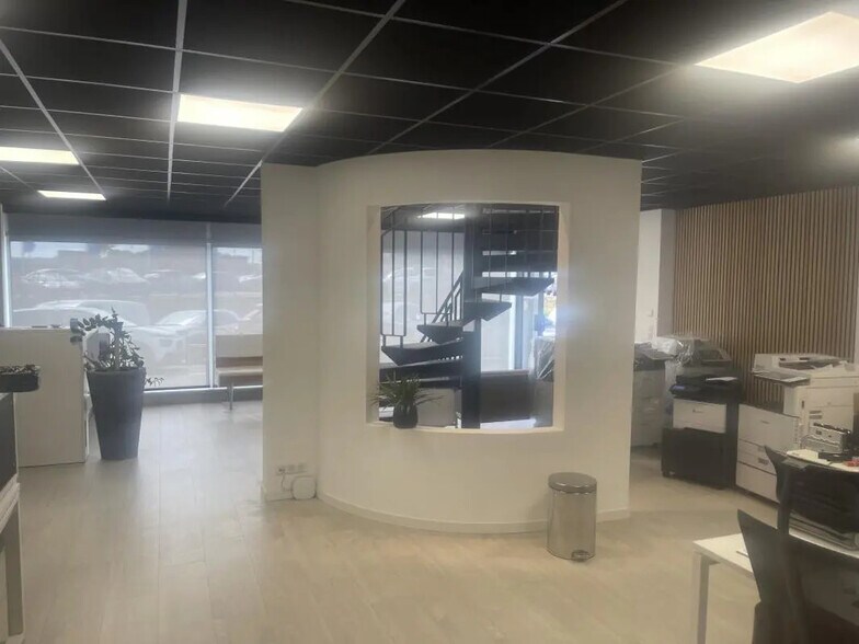 Local commercial dans Mougins à louer - Photo de l’immeuble – Image 2 sur 9