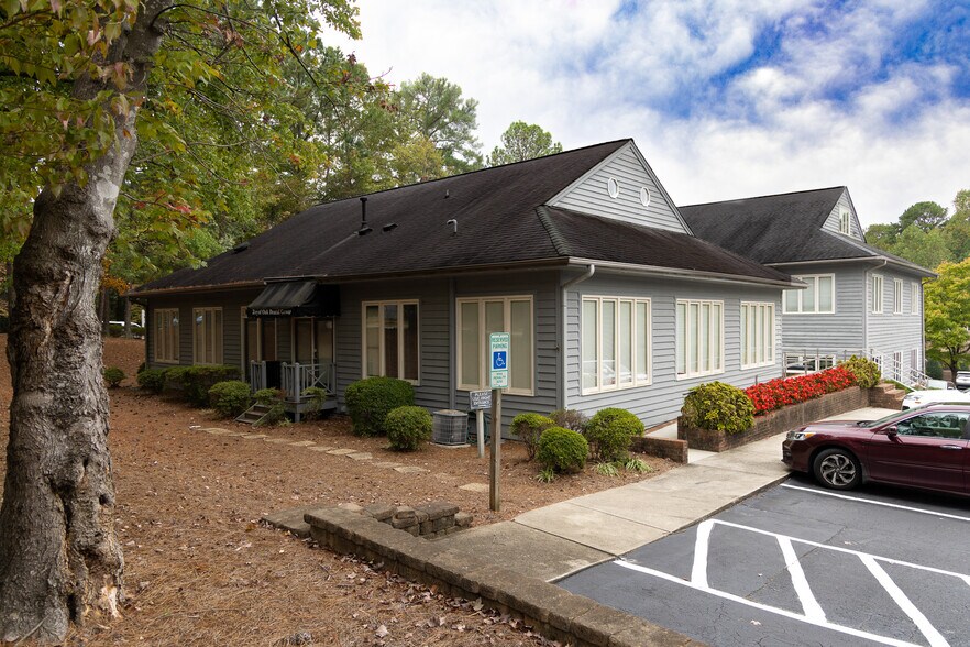 200 Sawmill Rd, Raleigh, NC à louer - Photo de l’immeuble – Image 1 sur 6