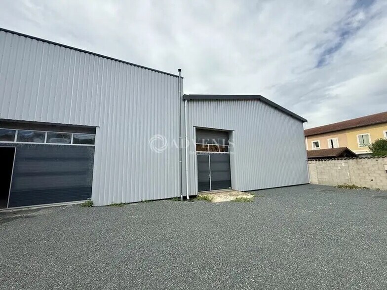 Local d'activités dans Belleville-en-Beaujolais à vendre - Photo de l’immeuble – Image 1 sur 6