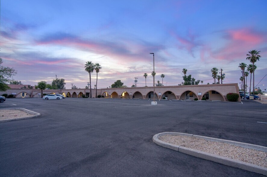 312 N Alma School Rd, Chandler, AZ à louer - Photo de l’immeuble – Image 2 sur 14