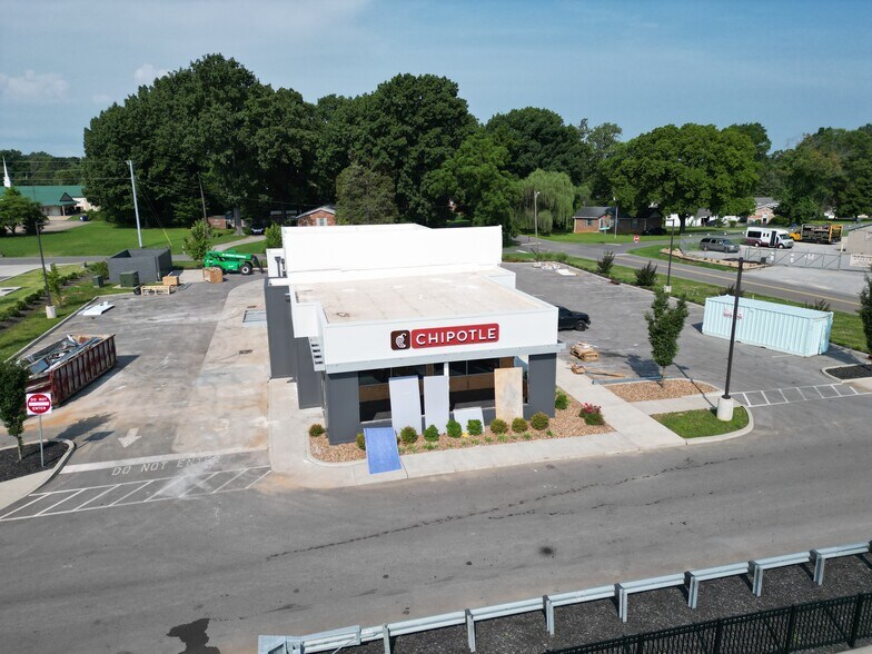 1806 Fort Campbell Blvd, Clarksville, TN à vendre - Photo de l’immeuble – Image 3 sur 5