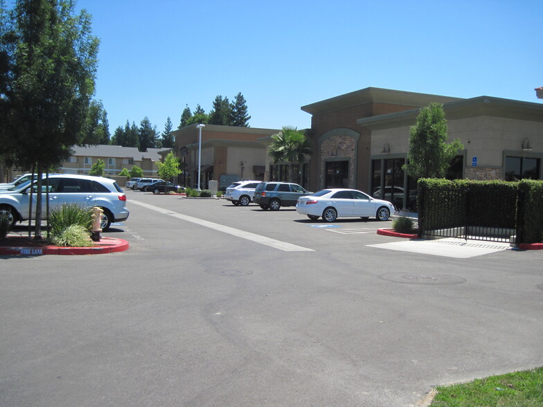 Hawkeye Ave, Turlock, CA à louer - Photo de l’immeuble – Image 2 sur 7