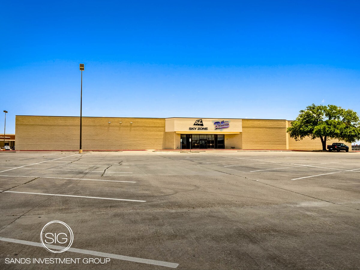 5050 W Waco Dr, Waco, TX à vendre Photo principale– Image 1 sur 6
