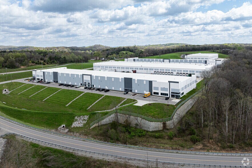 25 Genesco Pky, Lebanon, TN à louer - Photo de l’immeuble – Image 2 sur 7