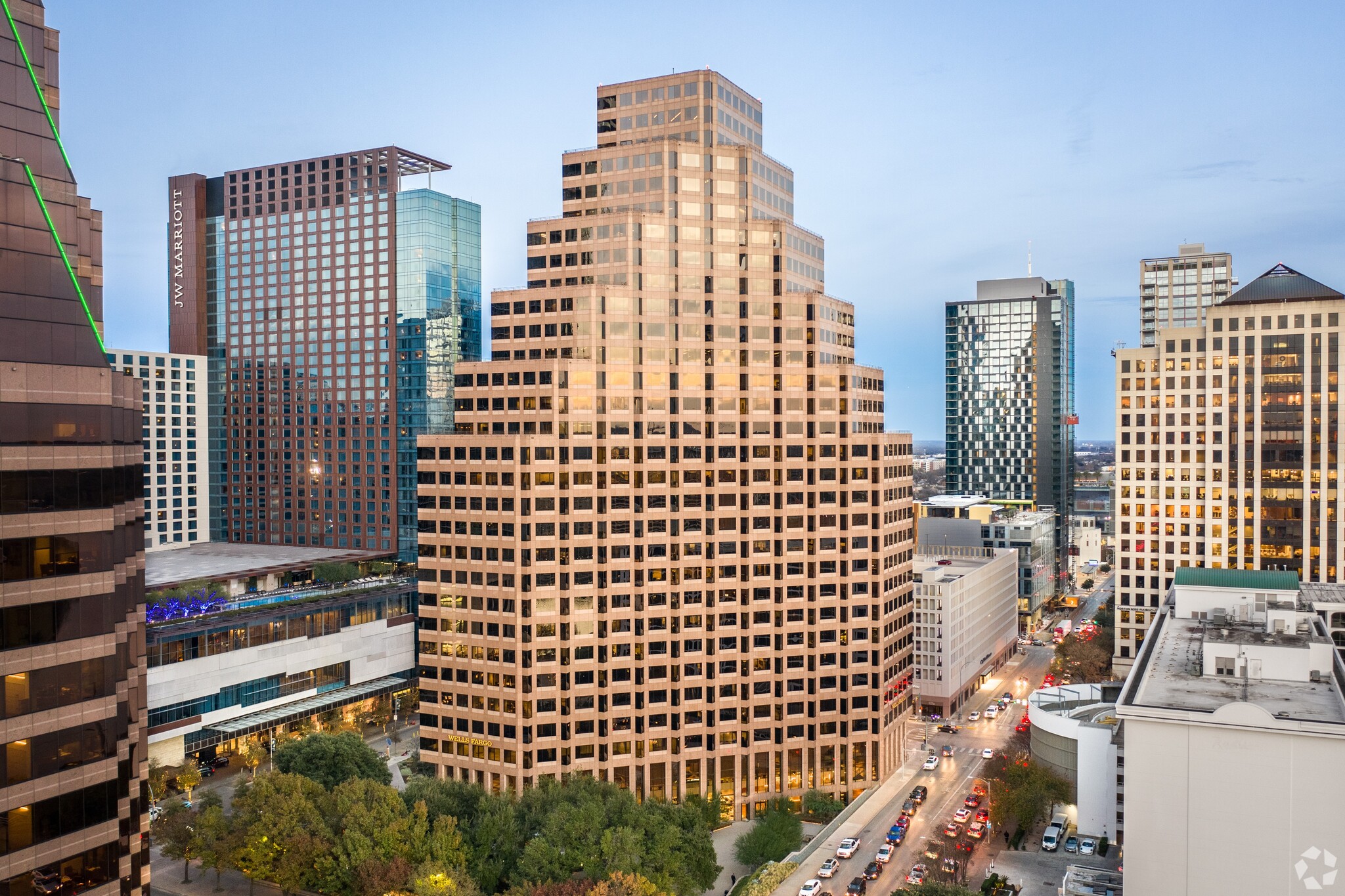 111 Congress Ave, Austin, TX à louer Photo de l’immeuble– Image 1 sur 2