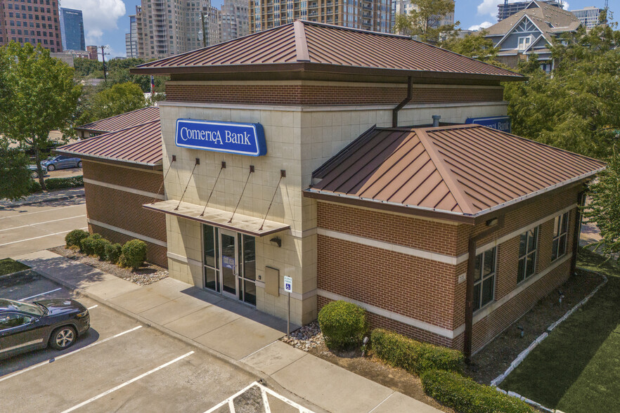 2121 Maple Ave, Dallas, TX à louer - Photo de l’immeuble – Image 1 sur 6