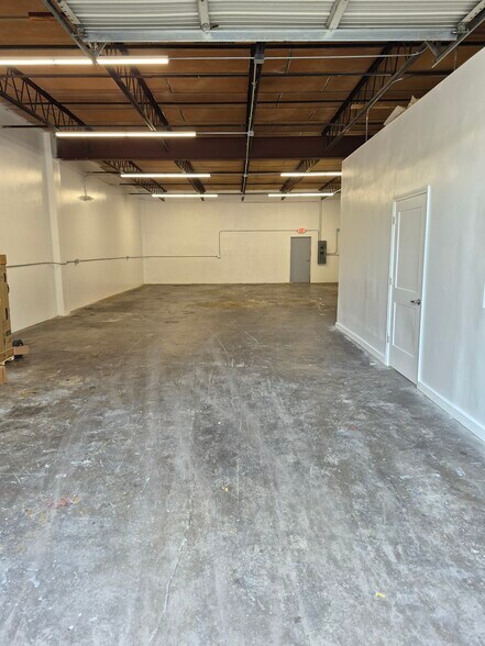 14203-14231 60th St N, Clearwater, FL à louer - Photo de l’immeuble – Image 2 sur 9
