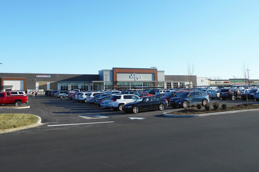 905-975 N Green St, Brownsburg, IN à louer - Photo de l’immeuble – Image 3 sur 5