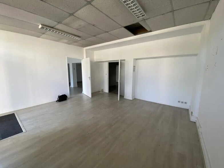28 Rue Des Réservoirs, Chartres à louer - Photo de l’immeuble – Image 3 sur 7