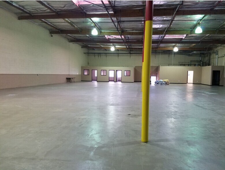 417-421 E Commercial St, Anaheim, CA à louer - Photo intérieure – Image 2 sur 7