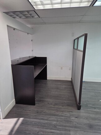 Plus de détails pour 7282-7302 NW 70th St, Miami, FL - Industriel/Logistique à louer