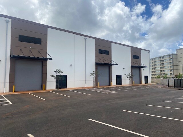 94-1245 Halehana, Waipahu, HI à louer - Photo de l’immeuble – Image 3 sur 8