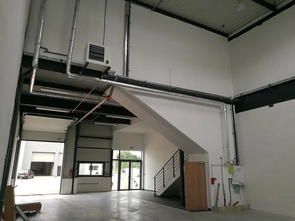 Local d’activités dans Tigery à louer Photo de l’immeuble– Image 1 sur 6