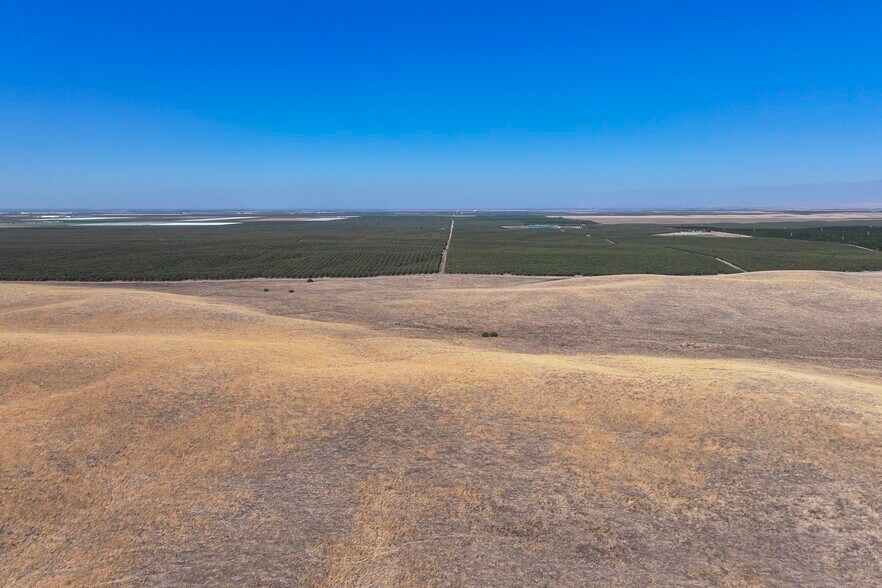 Quinn Road, Delano, CA à vendre - Photo de l’immeuble – Image 2 sur 9