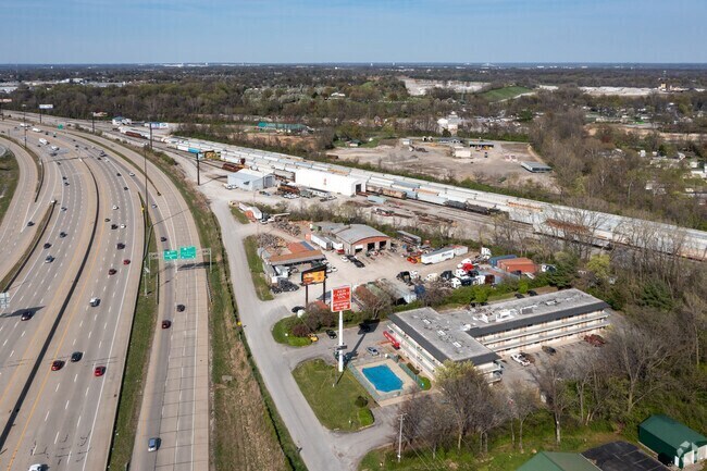 2016 Old Us-31, Jeffersonville, IN à vendre - Photo de l’immeuble – Image 2 sur 3