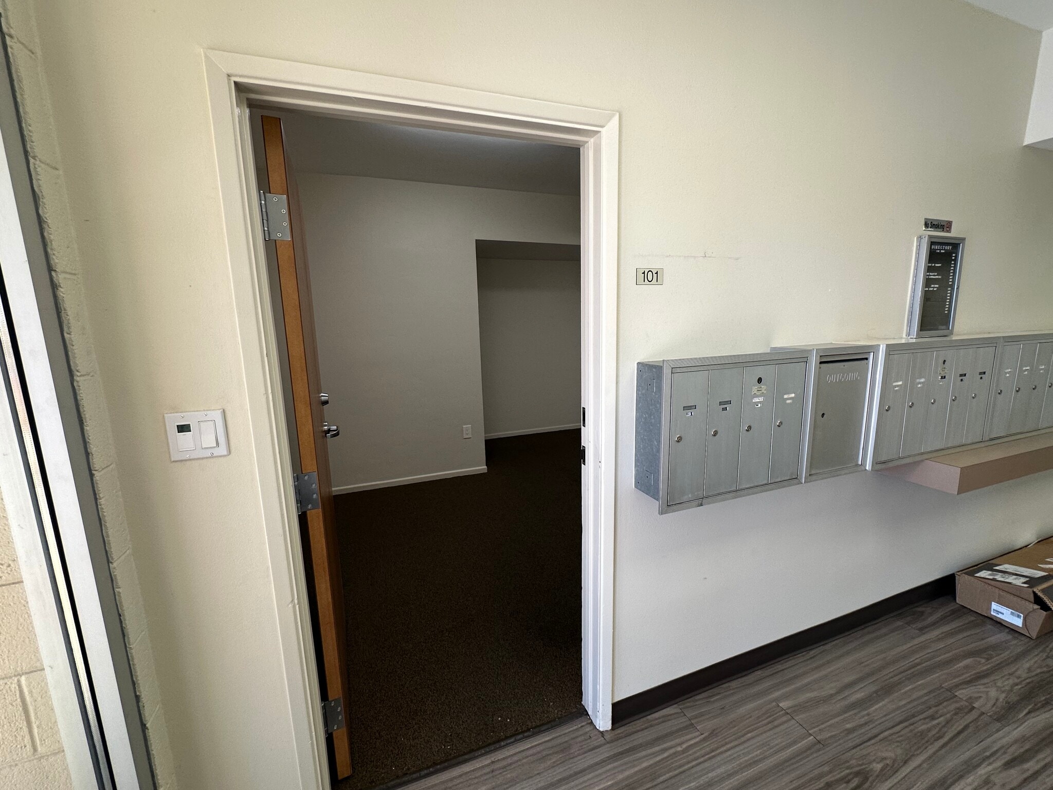 1818 Industrial Rd, Las Vegas, NV à louer Photo intérieure– Image 1 sur 6