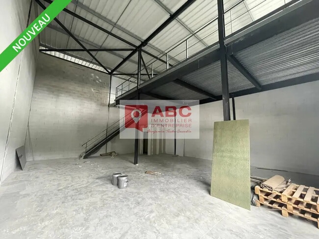 Plus de détails pour Local d'activités à louer