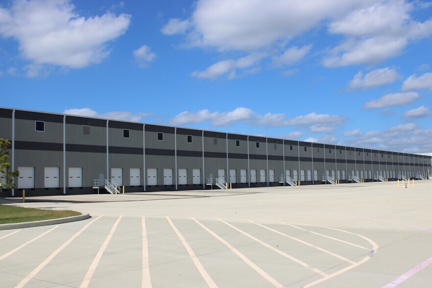 9120 I-10 East, Baytown, TX à vendre - Photo de l’immeuble – Image 3 sur 3