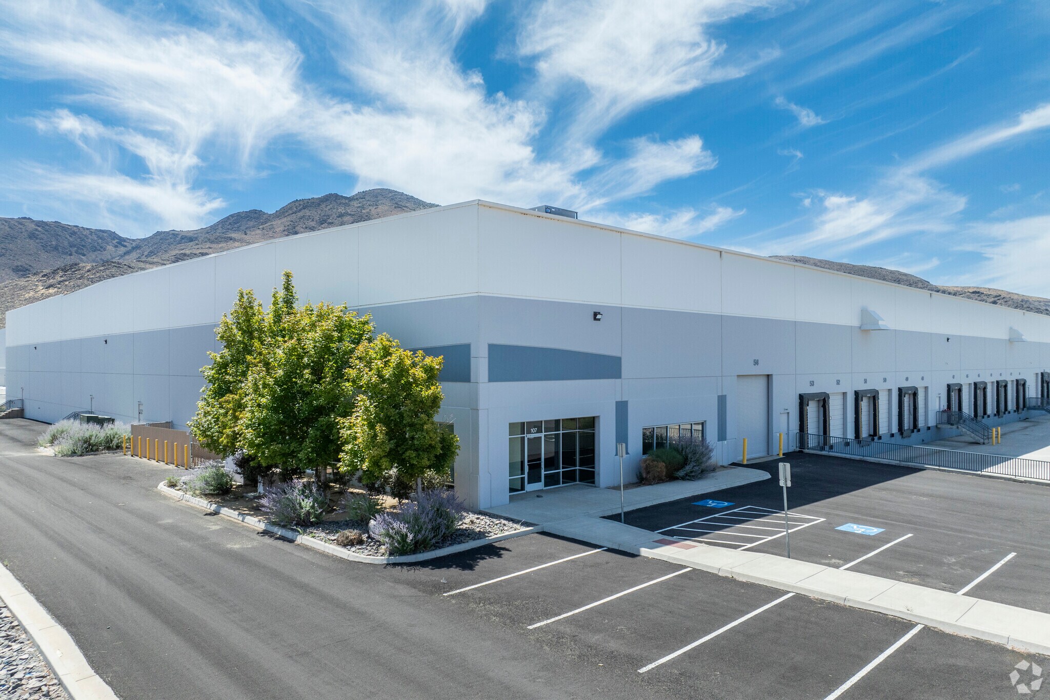 775 Waltham Way, Sparks, NV à louer Photo de l’immeuble– Image 1 sur 33