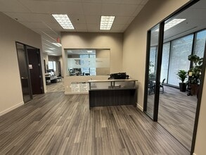 2435 N Central Expy, Richardson, TX à louer Photo intérieure– Image 2 sur 10