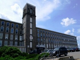 Plus de détails pour 657 Quarry St, Fall River, MA - Local commercial à louer