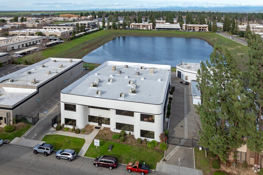 426 W Bedford Ave, Fresno, CA à louer - Aérien – Image 3 sur 4