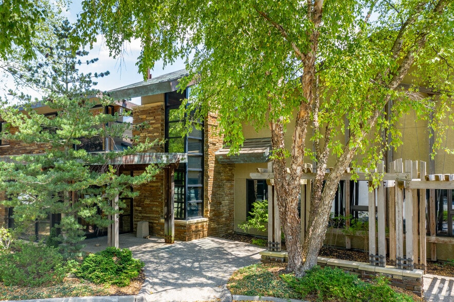 25501 W Valley Pky, Olathe, KS à vendre - Photo de l’immeuble – Image 3 sur 31