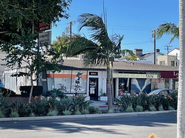 3701-3711 E Coast Hwy, Corona del Mar, CA à louer Photo principale– Image 1 sur 11