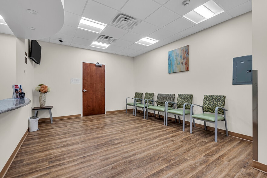 500 Park Ave, Manalapan Township, NJ à louer - Photo intérieure – Image 3 sur 77