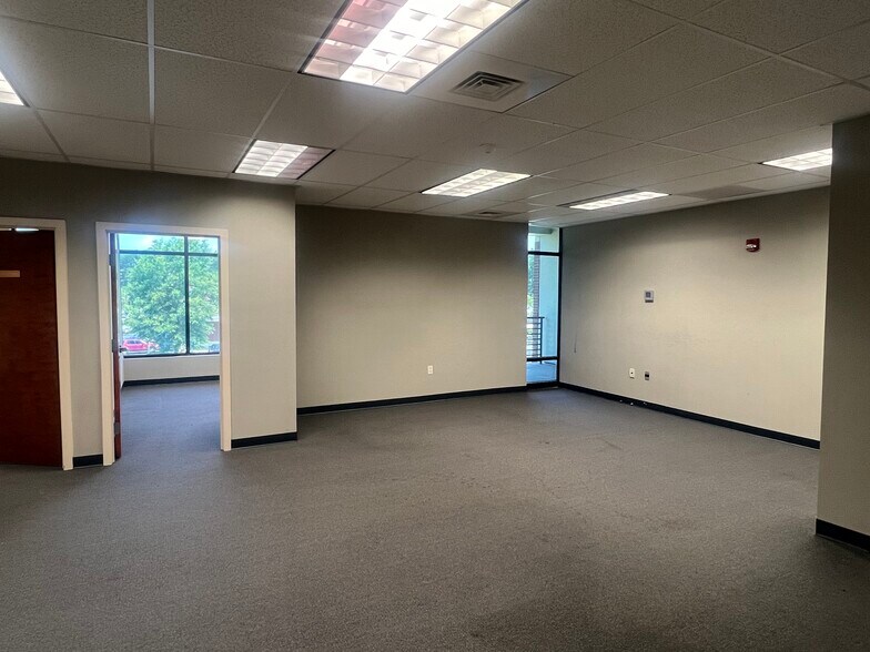 597 Old Mount Holly Rd, Goose Creek, SC à vendre - Photo intérieure – Image 2 sur 10