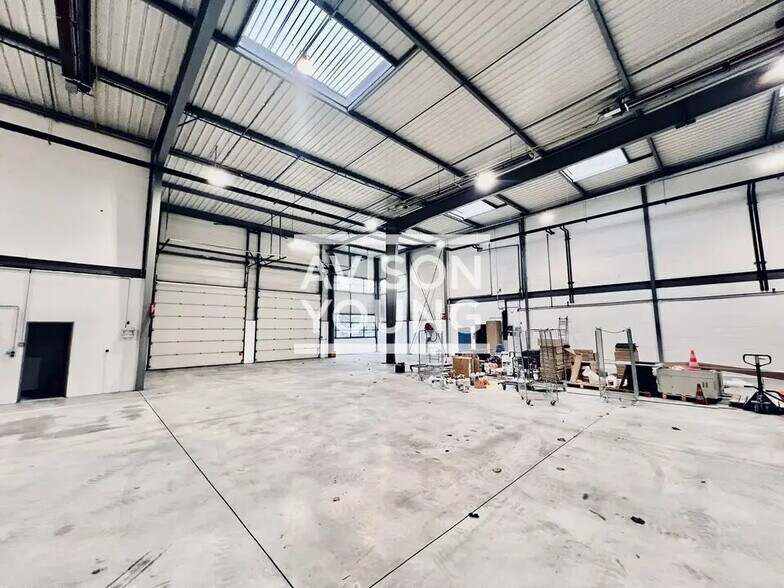 Local d’activités dans La Courneuve à louer - Photo intérieure – Image 1 sur 6