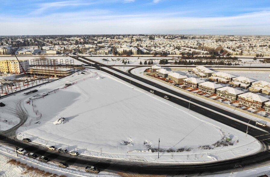 380 Clareview Station Dr NW, Edmonton, AB à vendre - Aérien – Image 2 sur 6