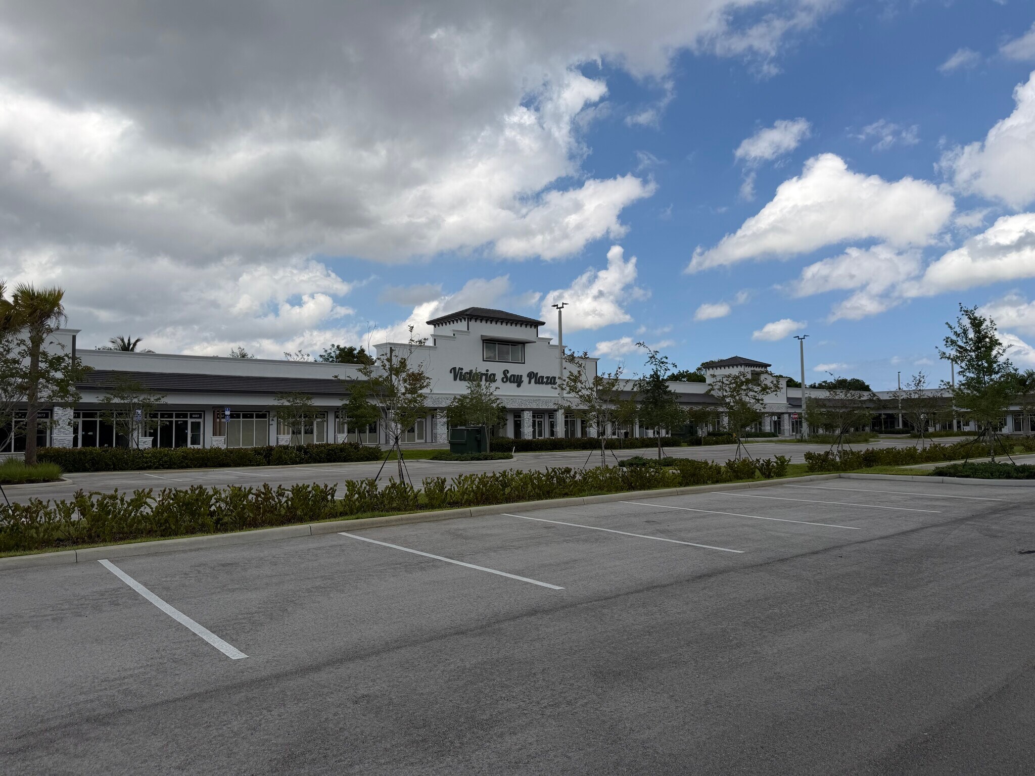 6601 Stirling Rd, Davie, FL à louer Photo principale– Image 1 sur 20
