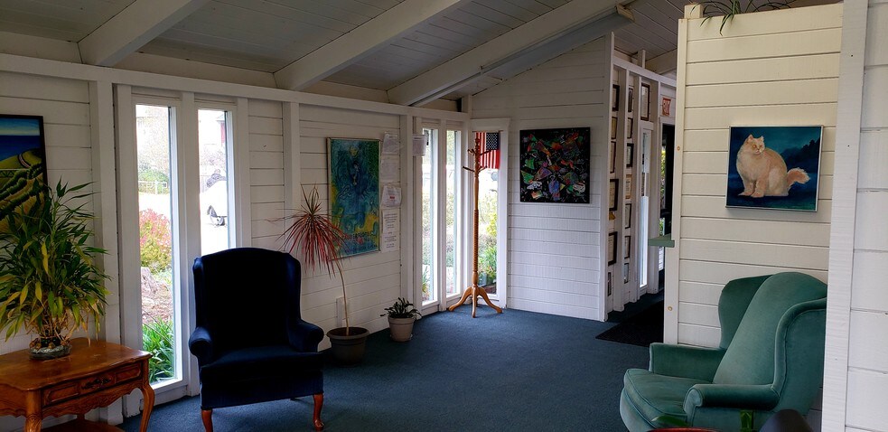 895 River Dr, Fort Bragg, CA à vendre - Hall d’entrée – Image 3 sur 27