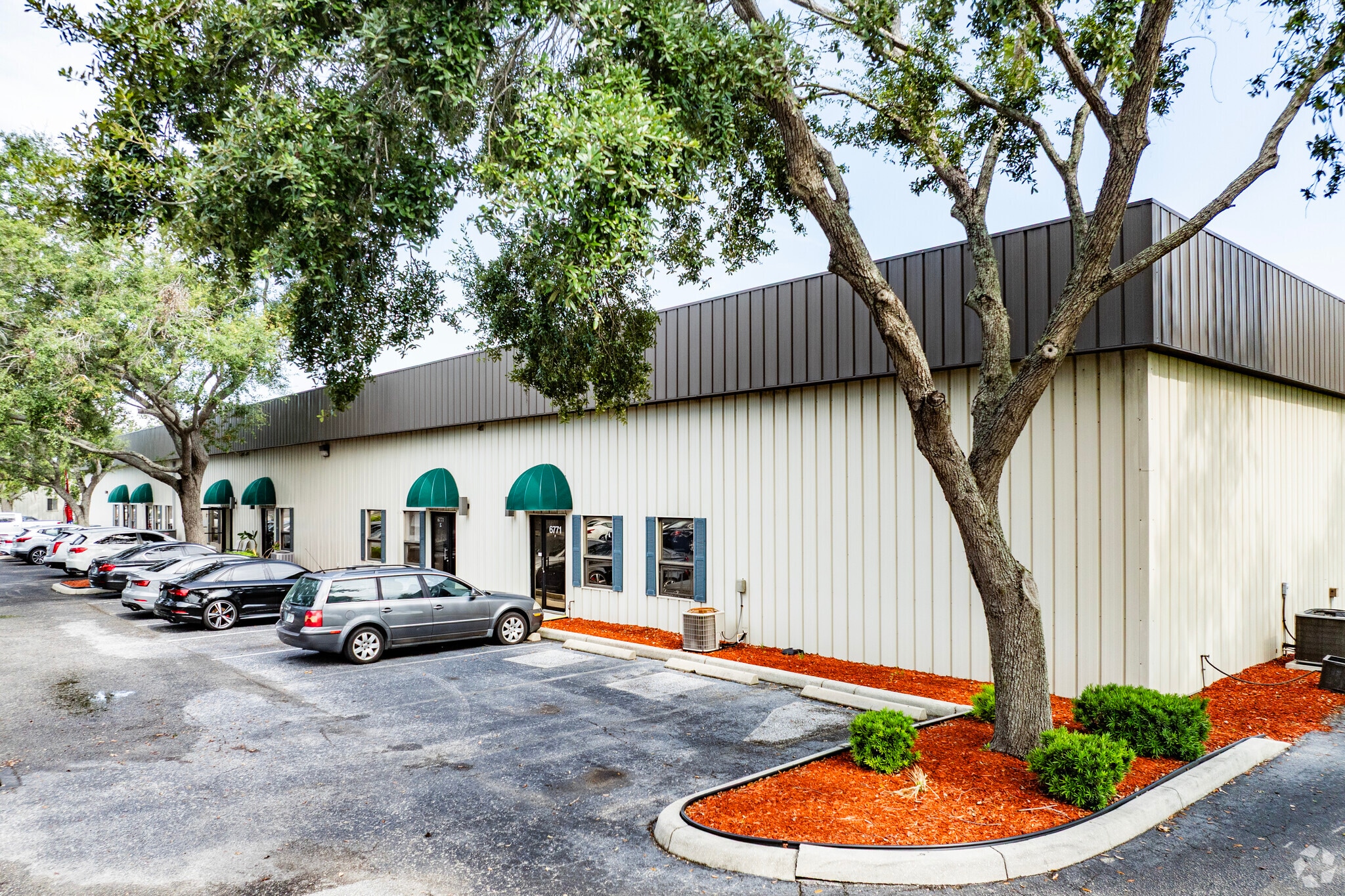 6771 Whitfield Industrial Ave, Sarasota, FL à louer Photo principale– Image 1 sur 16