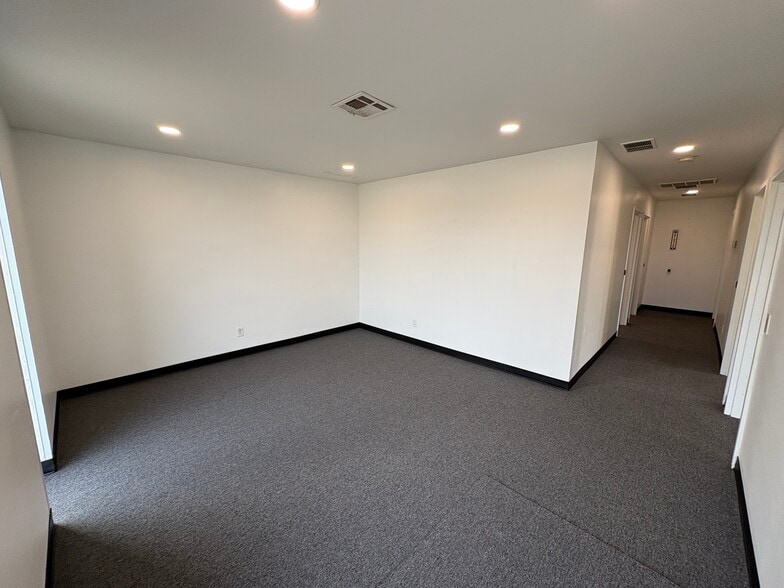8528 W Reno Ave, Oklahoma City, OK à louer - Photo intérieure – Image 2 sur 12