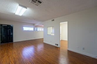 11751 Slauson Ave, Santa Fe Springs, CA à louer Photo intérieure– Image 1 sur 17