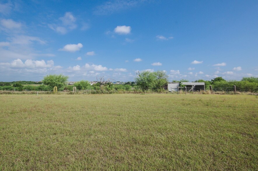 1841 Wiedner Rd, Cibolo, TX à vendre - Photo principale – Image 1 sur 17