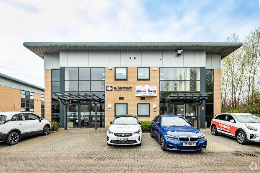 Hurricane Ct, Liverpool à louer - Photo de l’immeuble – Image 2 sur 4