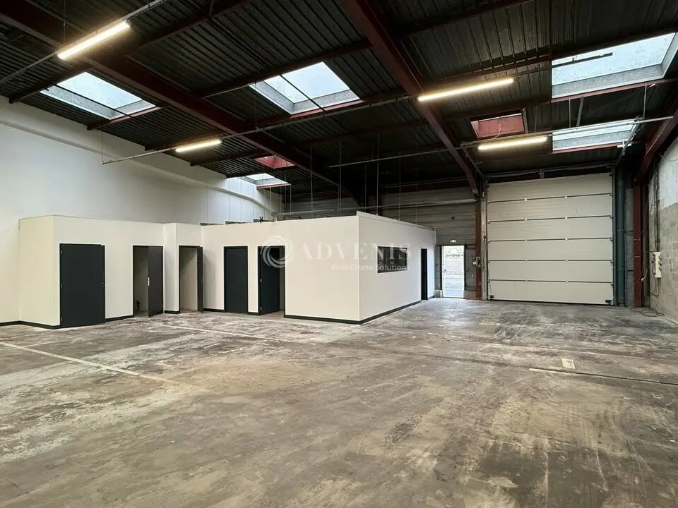 Industriel/Logistique dans Saint-Jean-de-Braye à louer Photo de l’immeuble– Image 1 sur 8