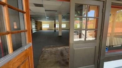 28200 Hwy 189, Lake Arrowhead, CA à louer - Vidéo sur l’annonce professionnelle